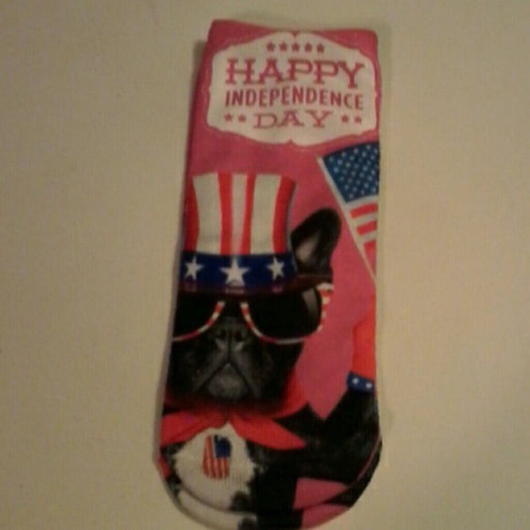 💞JUST IN💞 NEW 2 pairs of fourth of July socks! - Picture 3 of 3